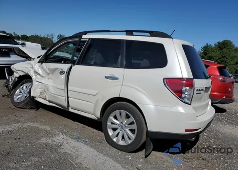 2011 Subaru Forester 2.5X Premium из США, поврежденный, VIN JF2SHADC1BH775697